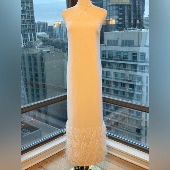 🆕 ALEXIS 🧿 NWOT Izzie Feather Trimmed Maxi Dress, White, Sz M - Picture 3 of 16
